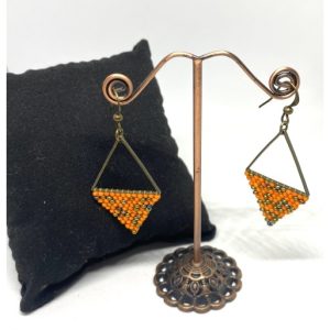 boucles-d-oreilles-triangle-tissees-5