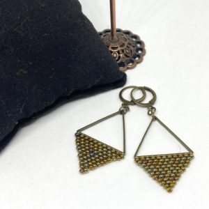 boucles-d-oreilles-triangle-tissees-6