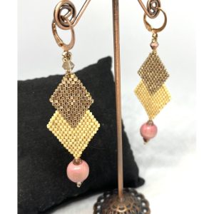 boucles-d-oreilles-triangle-tisse-2