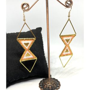 boucles-d-oreilles-triangle-tisse-5